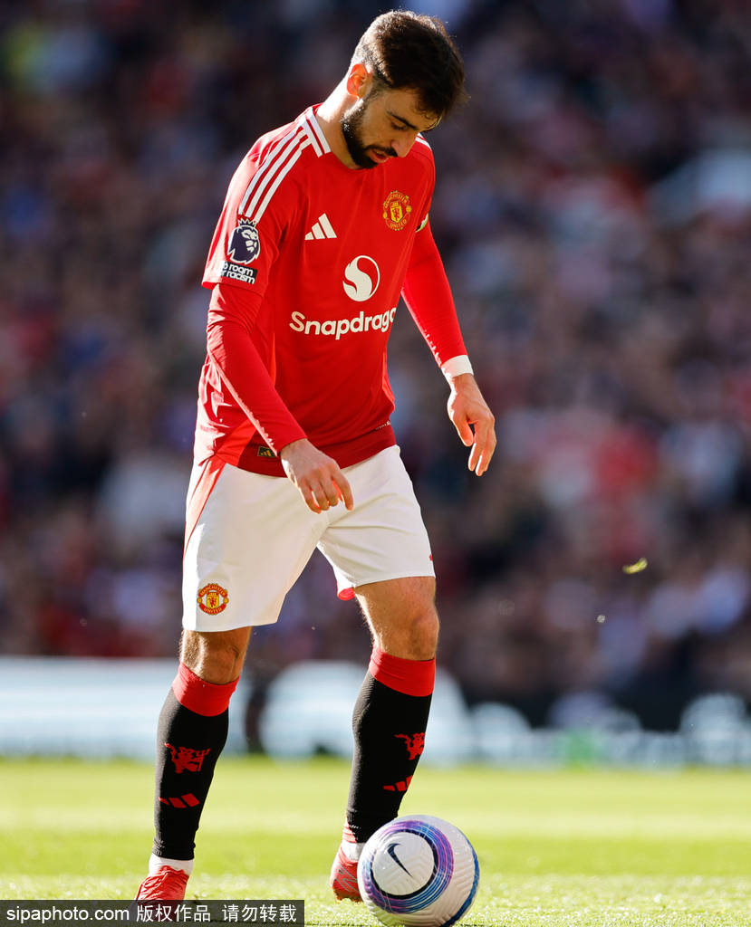 曼联铁卫变身边锋，马奎尔神级表现助红魔大胜毕尔巴鄂