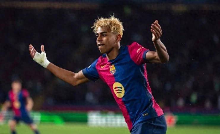 随着黄潜1-1，皇马2-1反超，巴列卡诺1-1逼平巴萨，西甲积分榜更新！